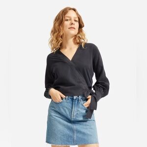 Everlane The Washable Silk Wrap Top Size 2 Black